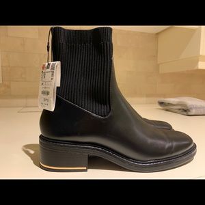 Zara ankle boots w gold Trim detail on heel